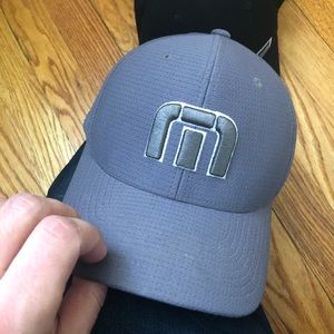 Travis Mathew Hat fitted Small/medium